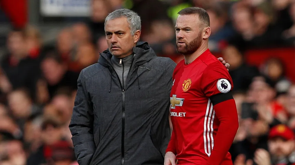 Cuộc chia tay của HLV Mourinho không êm đẹp tại sân Old Trafford. Ảnh: GETTY. jose-mourinho-wayne-rooney-man-utd-6124.jpg