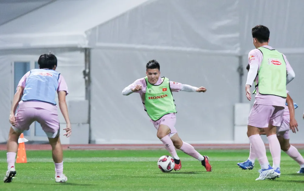 nong-hlv-troussier-giu-lai-ho-tan-tai-gach-4-cai-ten (3).jpg