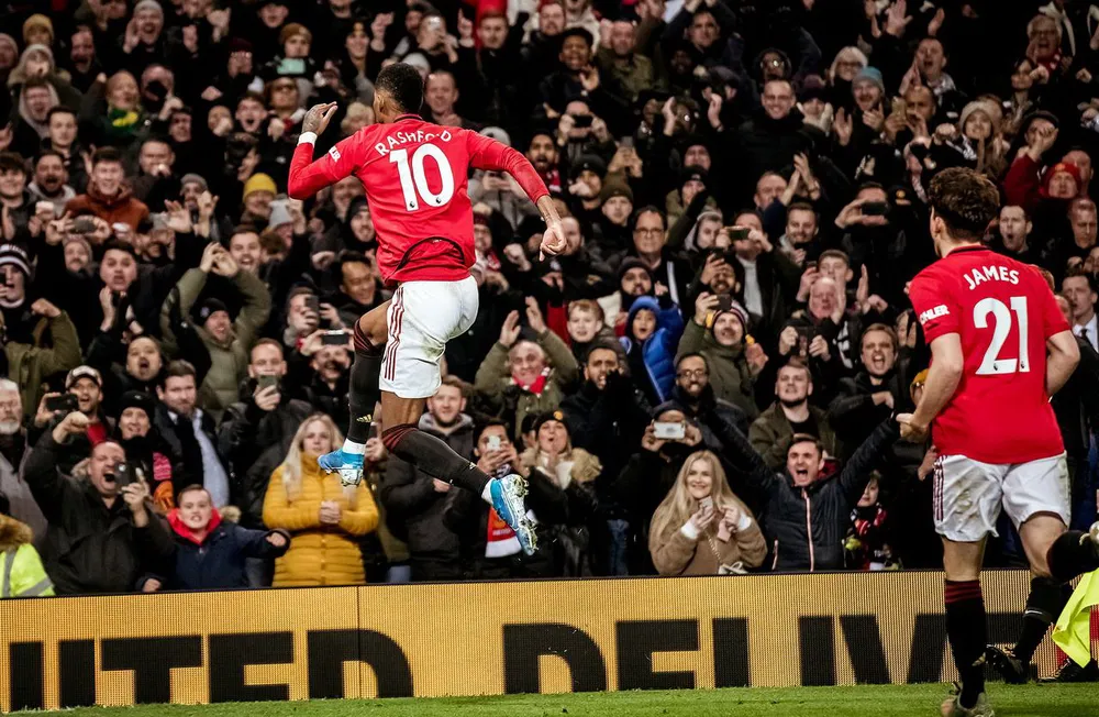 man-united-mat-diem-vi-cu-danh-dau-toi-te-cua-mctominay (1).jpg