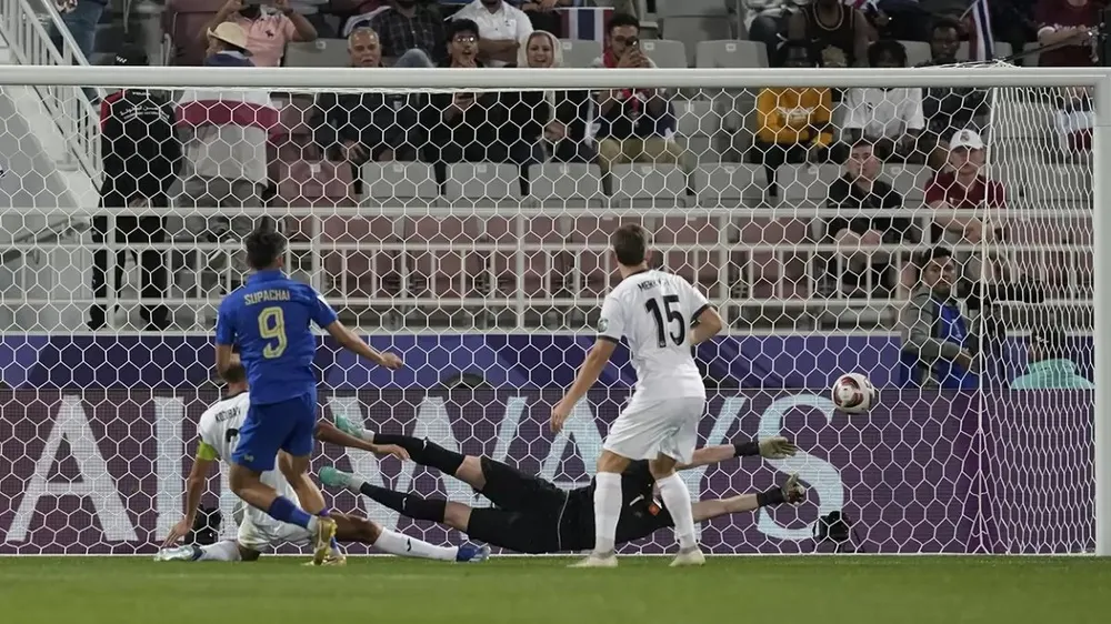 thai-lan-xuat-sac-danh-bai-doi-thu-vua-thang-viet-nam-o-asian-cup (3).jpg