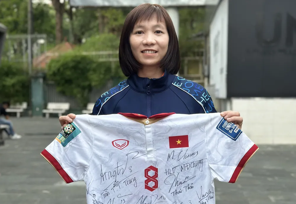 tet-nghia-tinh-cua-thuy-trang-va-long-nhan-ai-tu-hat-giong-nho (4).jpg