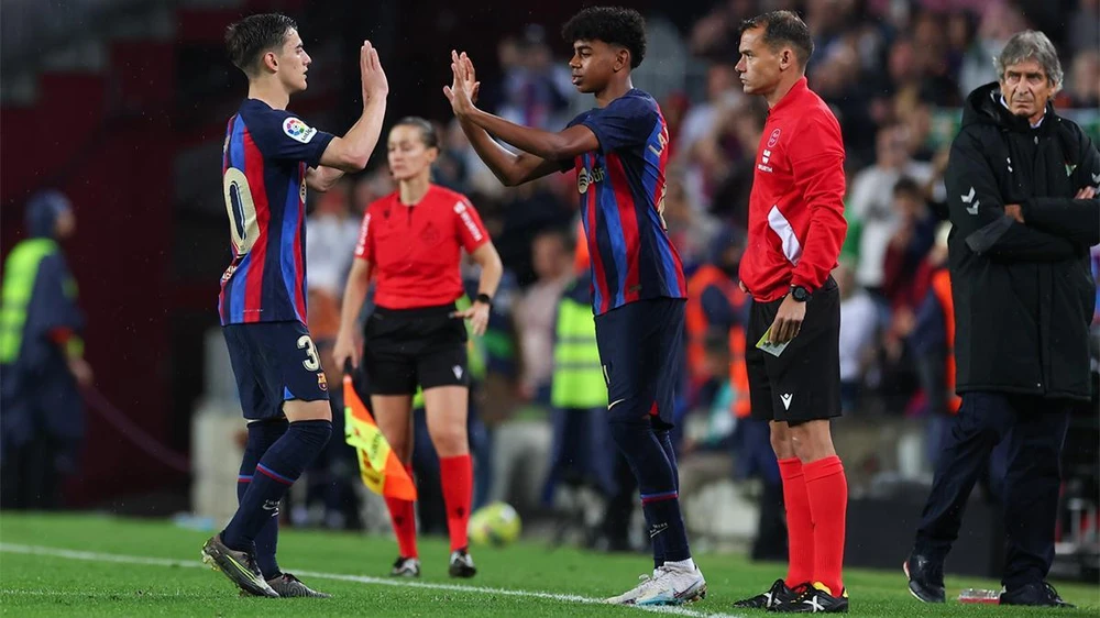 Lewandowski hứa hẹn trợ giúp Yamal phát triển nhiều hơn nữa. Ảnh: GETTY. lewandowski-lai-pha-ky-luc-cua-messi (1).jpg