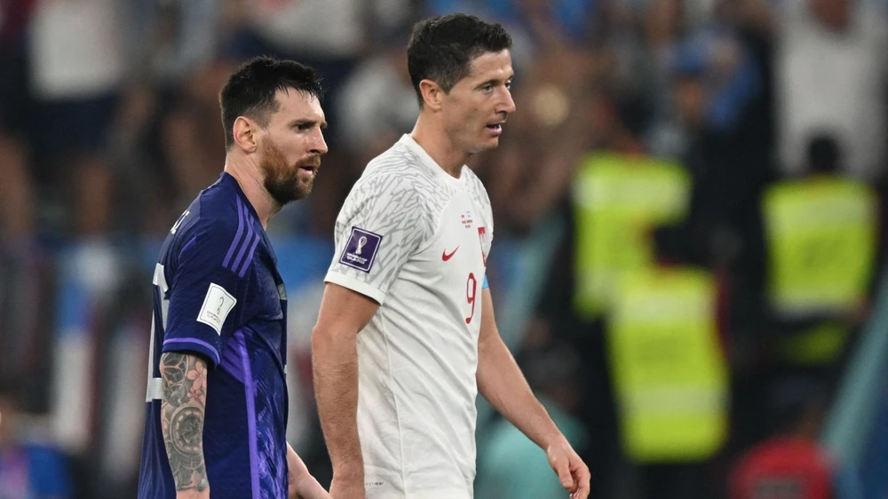 Chân sút Lewandowski trở thành người cao tuổi nhất ghi bàn cho Barca. Ảnh: GETTY. lewandowski-lai-pha-ky-luc-cua-messi (4).jpg