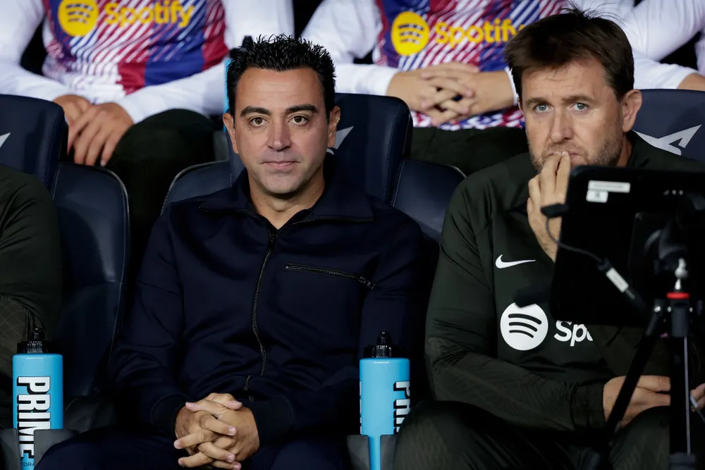 barca-chieu-mo-hlv-hansi-flick-the-cho-xavi (2).jpg