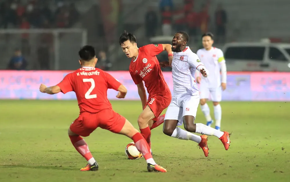 chien-thang-gay-soc-giup-l-hagl-qua-mat-viettel (3).jpg