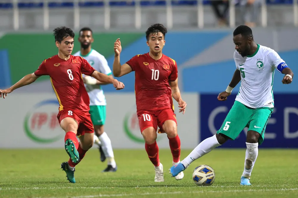 hlv-troussier-khong-theo-doi-du-dau-tajikistan (2).jpg