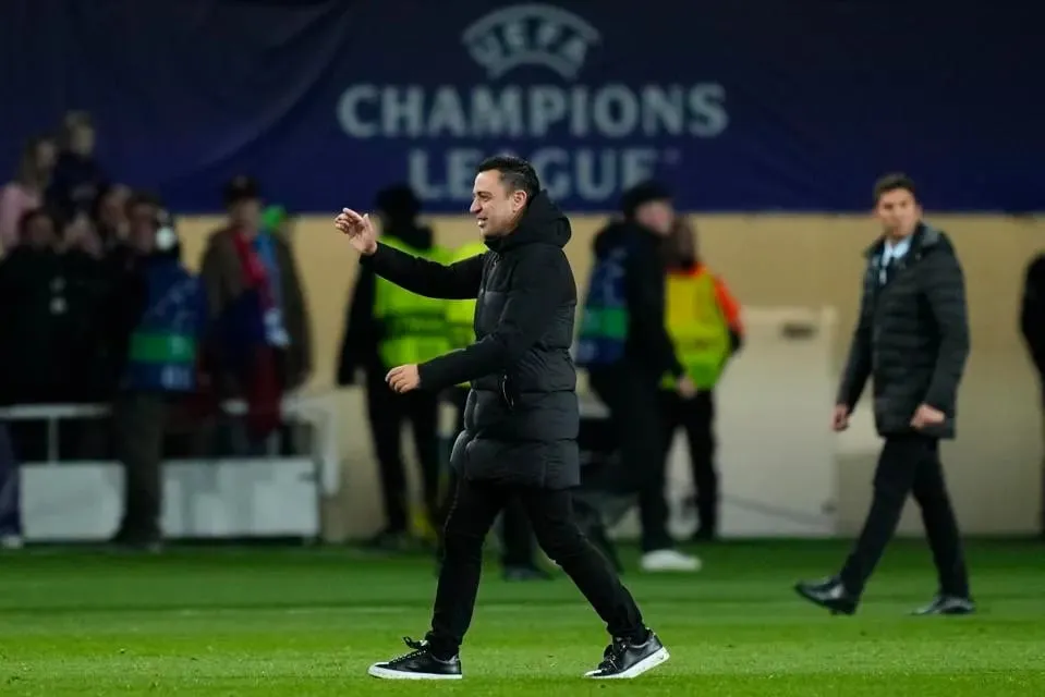 HLV Xavi thở phào khi giúp Barca tiến vào tứ kết Champions League. Ảnh: GETTY. barca-vao-nhom-8-doi-manh-nhat-chau-au-sau-hon-1-000-ngay (3).jpg