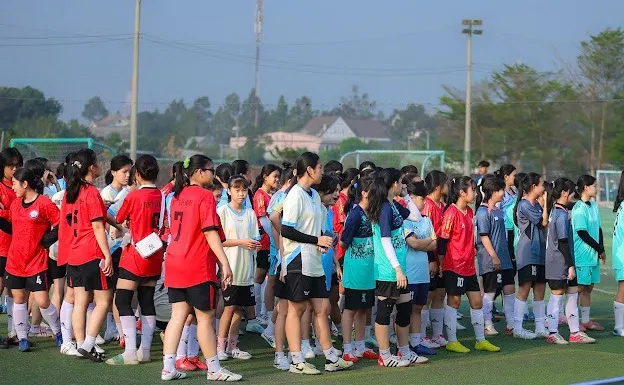 lo-dien-2-nha-vo-dich-giai-bong-da-thanh-nien-tay-ninh-2024 (4).jpg