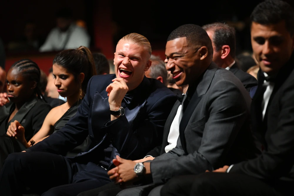 Mbappe đầu quân cho Real Madrid đồng nghĩa với việc đóng lại cánh cửa cơ hội của Haaland. Ảnh: GETTY. haaland-rung-dong-khi-mbappe-dau-quan-cho-real-madrid (1).jpg