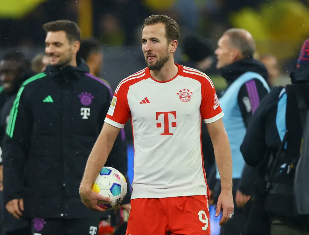Harry Kane và đồng đội để thua đau Dortmund ngay trên sân nhà. Ảnh: GETTY. noi-that-vong-cua-bayern-va-loi-nguyen-am-anh-harry-kane (2).jpg