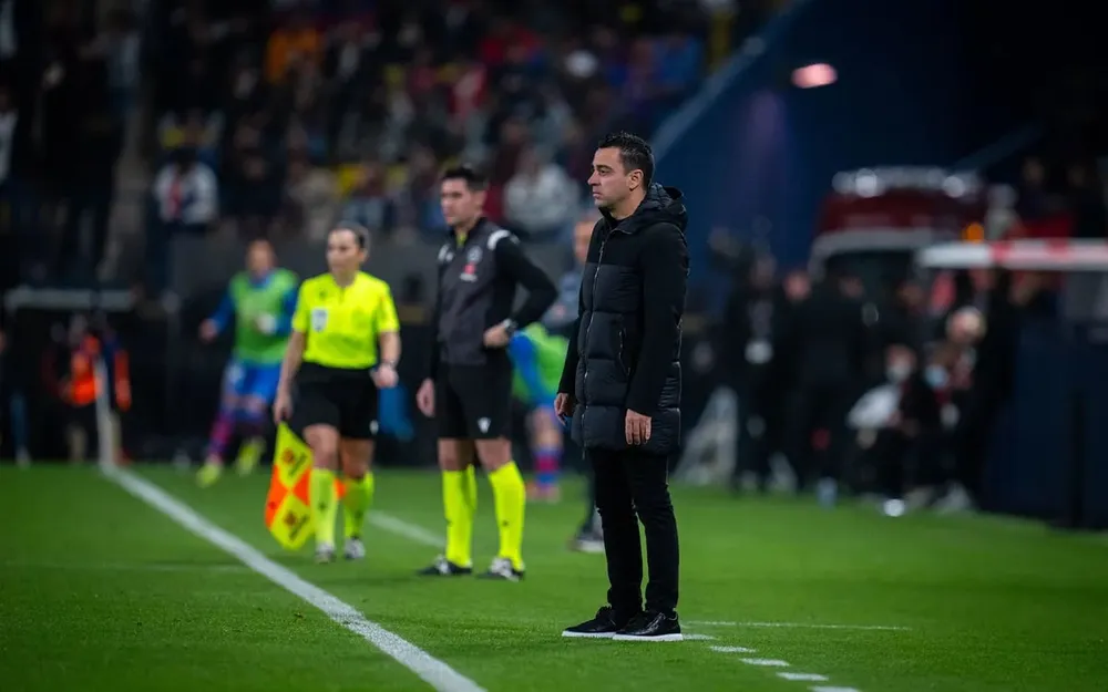 HLV Xavi sẽ chia tay Barca vào cuối mùa bóng này. Ảnh: GETTY. soc-hlv-enrique-muon-tai-xuat-barca-thay-the-xavi (3).jpg