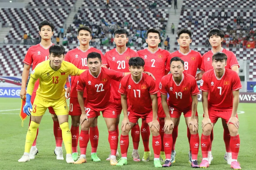 Đội hình U-23 Việt Nam với hầu hết là những gương mặt dự bị đã dễ dàng để thủng lưới 3 bàn trong hiệp một trước đối thủ mạnh hơn Uzbekistan. Ảnh: AN. U-23 Việt Nam