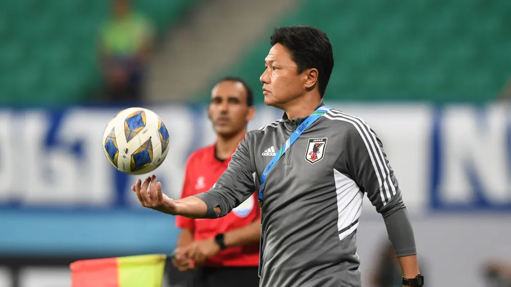 Ông thầy trẻ Oiwa tự tin các học trò sẽ đánh bại U-23 Qatar. Ảnh: AN. chu-nha-u-23-qatar-tuyen-bo-khong-so-nhat-ban (2).jpg
