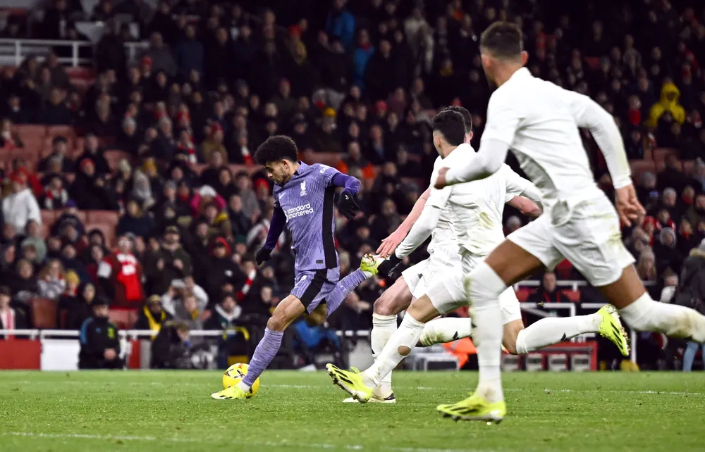 arsenal-lo-so-di-vao-vet-xe-do-cua-liverpool (1).jpg