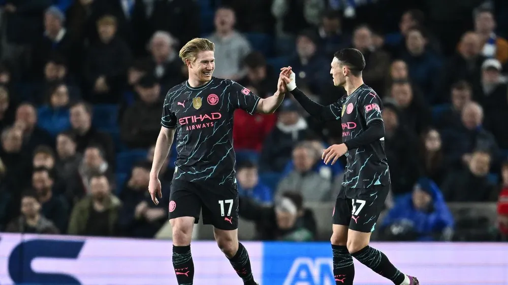 Đàn anh Bruyne khẳng định Phil Foden đã vươn lên tầm cao mới. Ảnh: GETTY. hlv-pep-guardiola-canh-bao-nguy-co-cua-man-city-va-arsenal (4).jpg