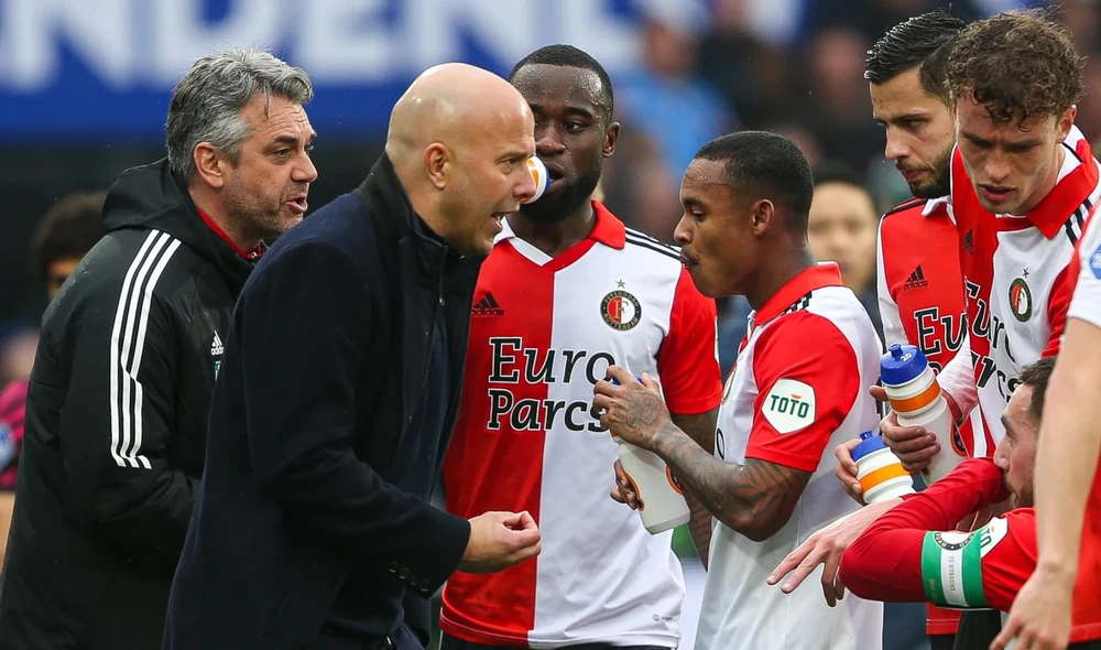 HLV Arne Slot sẽ phá hợp đồng với Feyenoord để cập bến Liverpool. Ảnh: GETTY. soc-vi-sao-liverpool-tra-9-4-trieu-bang-cho-hlv-moi-thay-the-klopp (4).jpg