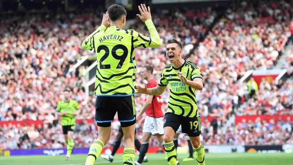 Arsenal lấy lại ngôi đầu bảng của Man City với cách biệt 1 điểm nhưng đá nhiều hơn một trận. Ảnh: GETTY. doi-hinh-man-united-do-chua-tung-thay (1).jpg