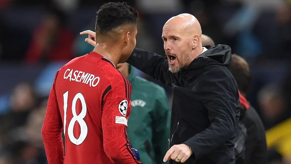 HLV Ten Hag sẽ phải thay đổi nhiều ở Quỷ đỏ nếu ông tiếp tục cầm quân. Ảnh: GETTY. 3-ban-hop-dong-thanh-cong-nhat-cua-man-united (1).jpg