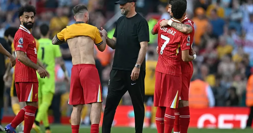 HLV Klopp chia tay các học trò và không trở lại Anh hành nghề nữa. Ảnh: GETTY. hlv-klopp-bi-che-gieu-va-khong-xung-la-huyen-thoai-o-liverpool (3).png