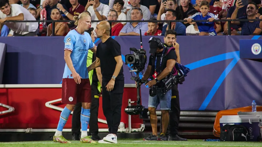 HLV Pep Guardiola chưa quyết định rõ ràng nên đi hay ở lại Man City mùa sau. Ảnh: GETTY. Pep Guardiola