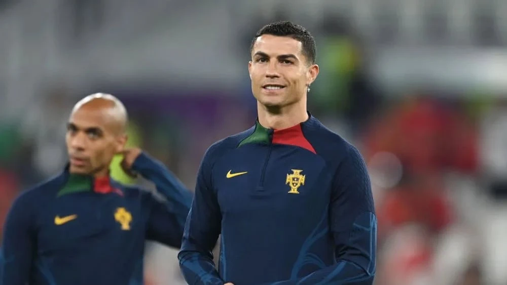 Ronaldo có tên trong đội hình Bồ Đào Nha tham dự Euro 2024 ở tuổi 39. Ảnh: GETTY. tuyen-bo-dao-nha-khong-can-ronaldo-lam-roi-doi-hinh (5).jpg