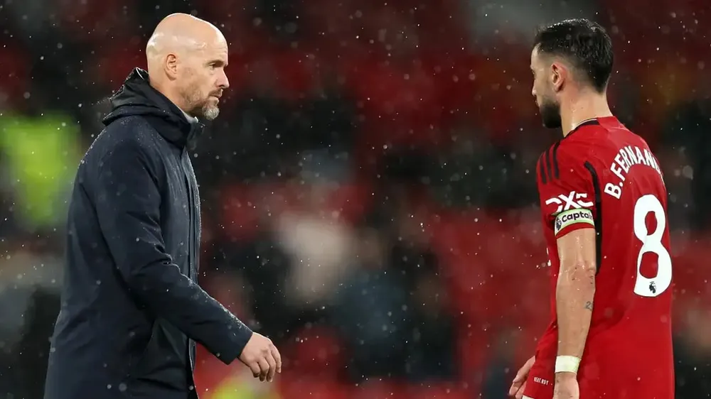Ông Ten Hag tin mình phù hợp ở Old Trafford sau hai mùa cầm quân. Ảnh: GETTY. soc-hlv-ten-hag-ra-toi-hau-thu-cho-man-united-ve-tuong-lai-cua-minh (1).jpg