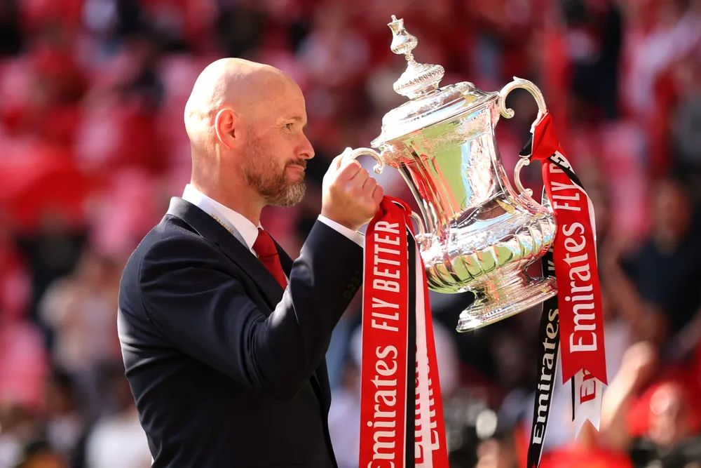 Chiếc cúp FA đã cứu vãn cho HLV Ten Hag và MU một mùa giải suýt trắng tay. Ảnh: GETTY. Man United