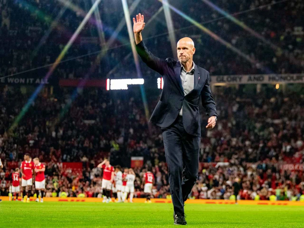 HLV Ten Hag cùng các học trò kết thúc mùa giải Premier League với vị trí thứ 8, kém nhất trong lịch sử lâu đời của MU. Ảnh: GETTY. Ten Hag