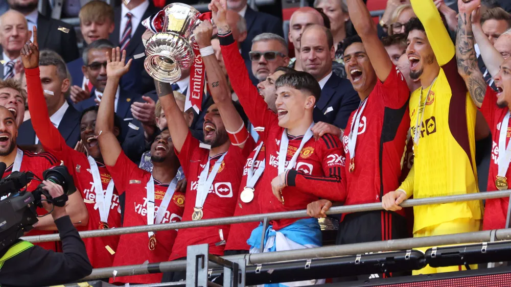 Quỷ đó tiếp tục góp mặt ở cúp châu Âu sau chức vô địch FA Cup. Ảnh: GETTY. ong-chu-man-united-tuyen-bo-thang-ve-lenh-cam-du-cup-chau-au-va-hlv-ten-hag (1).jpg