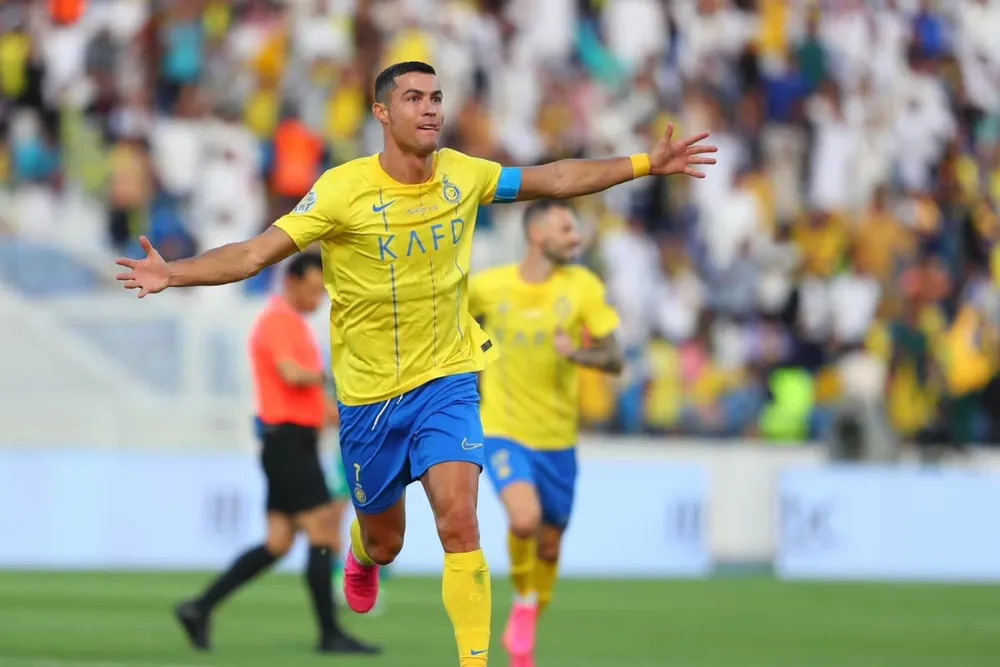 Tuổi tác chưa có dấu hiệu ngăn cản Ronaldo phá những kỷ lục. Ảnh: GETTY. ronaldo-ky-luc-theo-duoi-toi-va-ep-toi-pha- (3).jpg