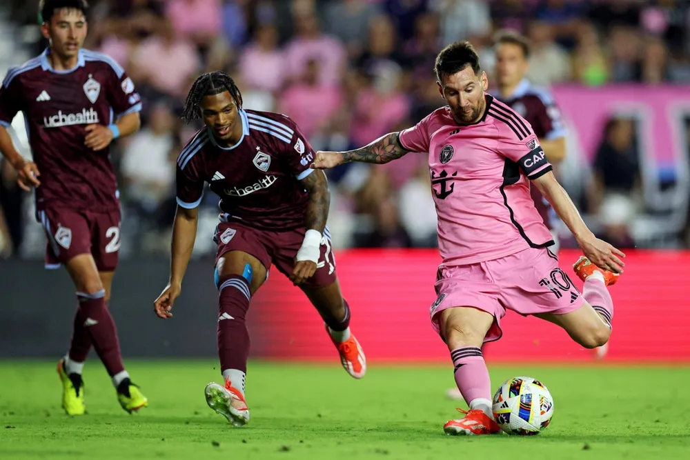 Messi không ra sân 5 trận