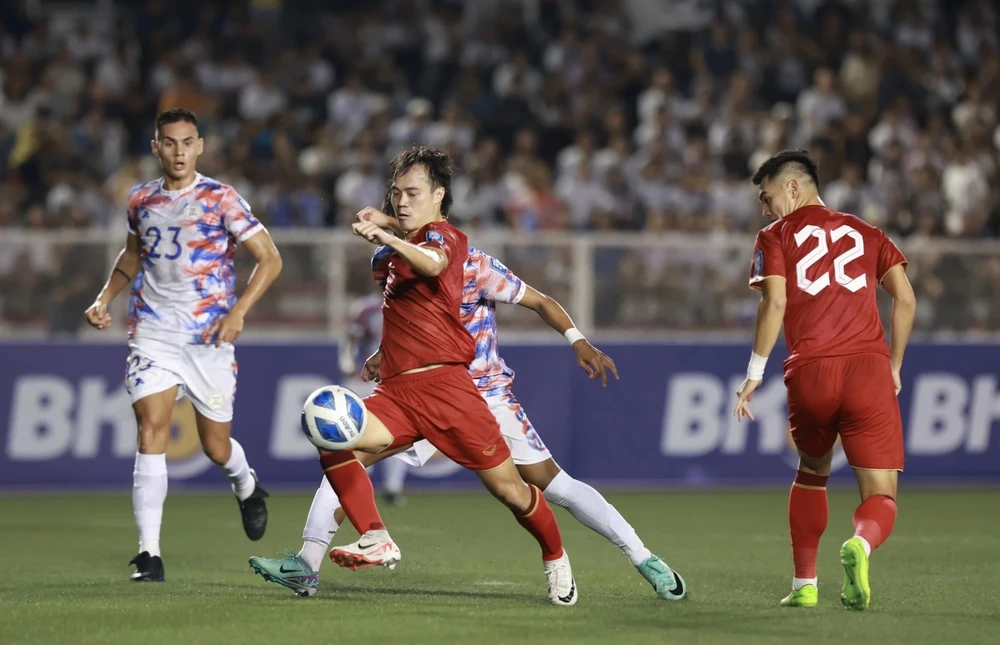 Đội tuyển Philippines tung hỏa mù