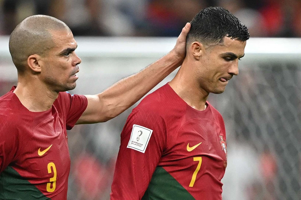 Trung vệ Pepe 41 tuổi, nhiều hơn Ronaldo 2 tuổi là chỗ dựa đáng tin cậy ở hàng thủ Bồ Đào Nha. Ảnh: GETTY. nhung-ky-luc-cua-ronaldo-truoc-cuoc-dung-do-czech (1).jpeg