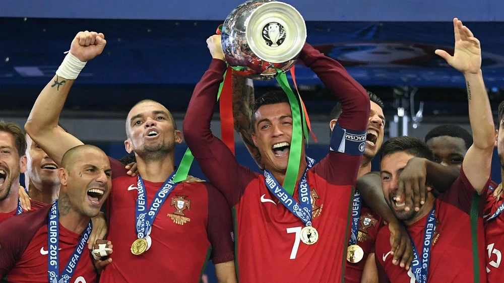 Bồ Đào Nha của thủ quân Ronaldo vô địch Euro 2016. Ảnh: GETTY. nhung-ky-luc-cua-ronaldo-truoc-cuoc-dung-do-czech (4).jpg