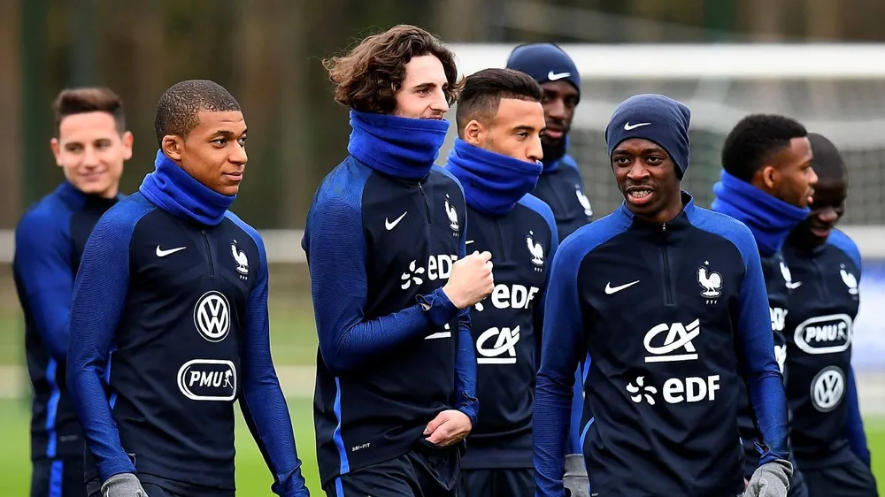 mbappe-bi-gay-mui-khong-phai-la-ngay-tan-the (1).jpg