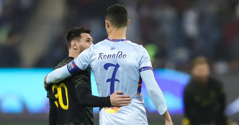 Tài năng của hai ngôi sao Argentina và Bồ Đào Nha luôn trở thành đề tài tranh cãi của thế giới bóng đá. Ảnh: GETTY. ronaldo-gioi-hon-messi-o-cho-nao (2).jpg