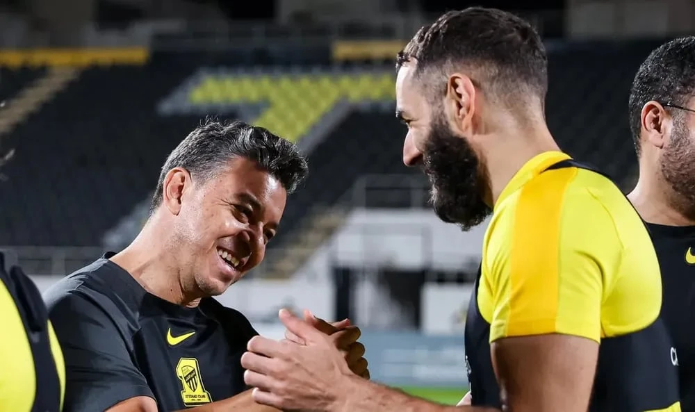 HLV Marcelo Gallardo trả giá đắt vì đòi bán Quả bóng vàng Benzema. Ảnh: GETTY. Quả bóng vàng