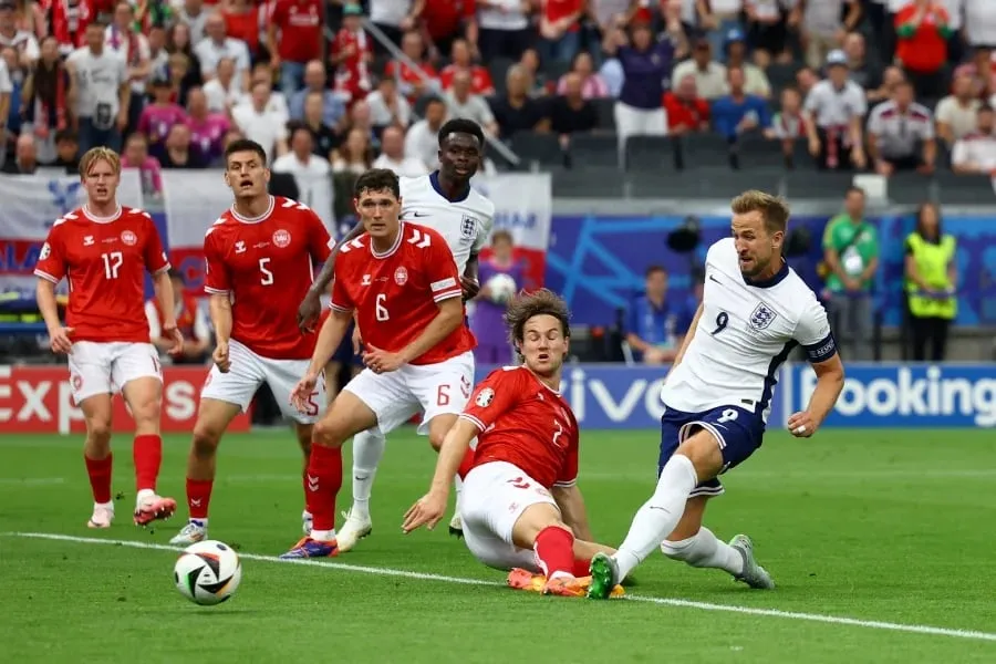 Đội trưởng Harry Kane và đồng đội không có nhiều cơ hội ghi bàn sau hai trận vòng bảng Euro. Ảnh: GETTY. soc-nang-voi-yeu-huyet-cua-doi-tuyen-anh (4).jpg