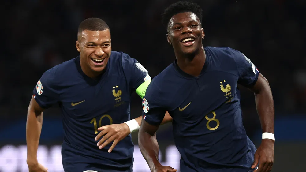 Aurelien Tchouameni tin tưởng sự tái xuất của thủ quân đội tuyển Pháp sẽ giúp ích rất nhiều cho đồng đội. Ảnh: GETTY. đội tuyển Pháp