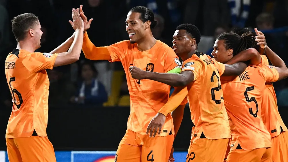 Đội trưởng Virgil van Dijk sẽ dẫn dắt đồng đội tìm chiến thắng ở trận cuối vòng bảng. Ảnh: GETTY. doi-tuyen-ha-lan-nam-keo-tren-ao-can-thu-hoa (3).jpg
