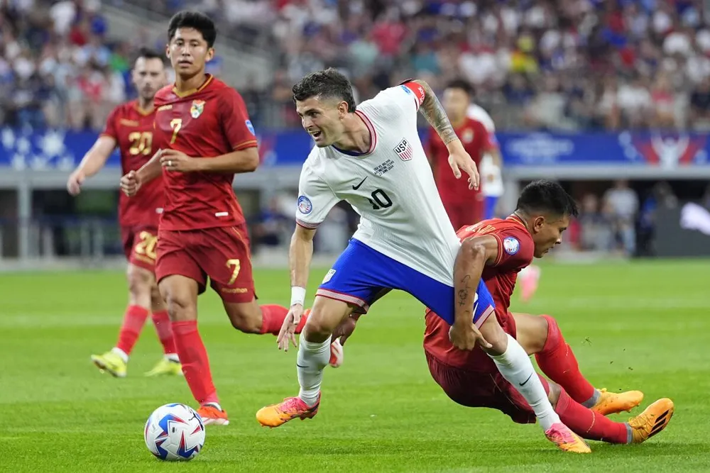 Bolivia gây thất vọng ở trận ra quân thua Mỹ 0-2. Ảnh: GETTY. doi-tuyen-uruguay-de-nghien-nat-bolivia (1).jpg