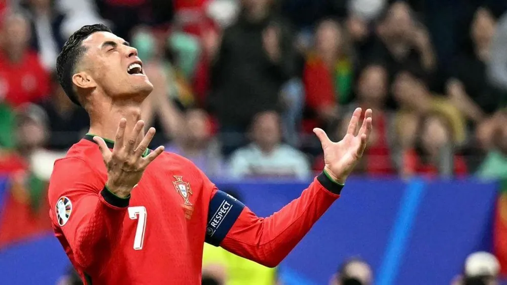 Ronaldo sau bốn trận đấu ở Euro 2024 chưa có bàn thắng nào. Ảnh: GETTY. doi-truong-mbappe-dung-do-nay-lua-voi-than-tuong-ronaldo (1).jpeg