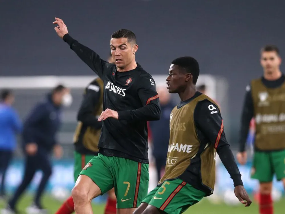 Nuno Mendes mong mỏi Bồ Đào Nha vô địch Euro 2024 tặng cho đàn anh Ronaldo. Ảnh: GETTY. sir-alex-ferguson-khong-tan-thanh-ronaldo-muon-thi-dau-o-world-cup-2026 (3).jpg
