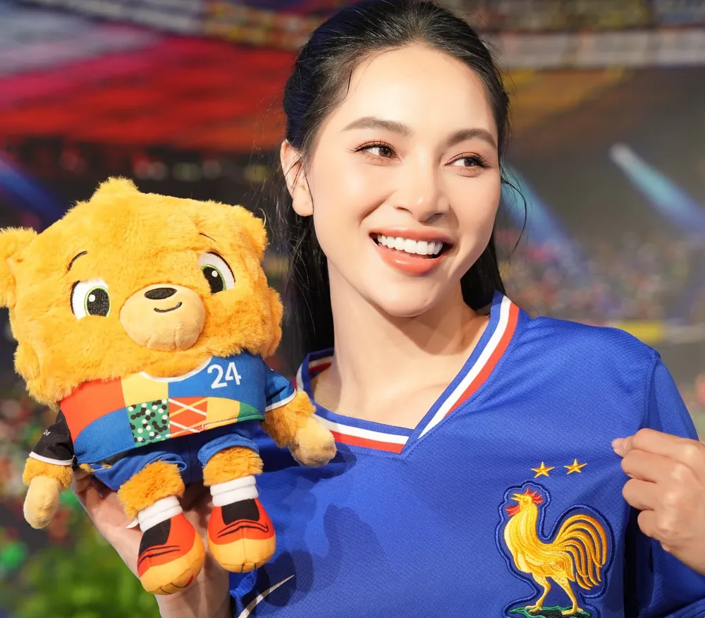 bong-hong-hien-ngo-toa-sang-mua-euro (2).jpg