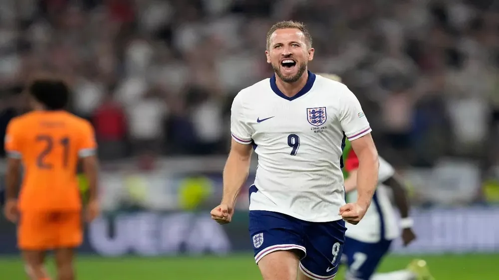 Đội trưởng Anh vẫn là đầu tàu mẫu mực của đồng đội. Ảnh: GETTY. harry-kane-co-phu-hop-da-chinh-cho-doi-tuyen-anh (4).jpg