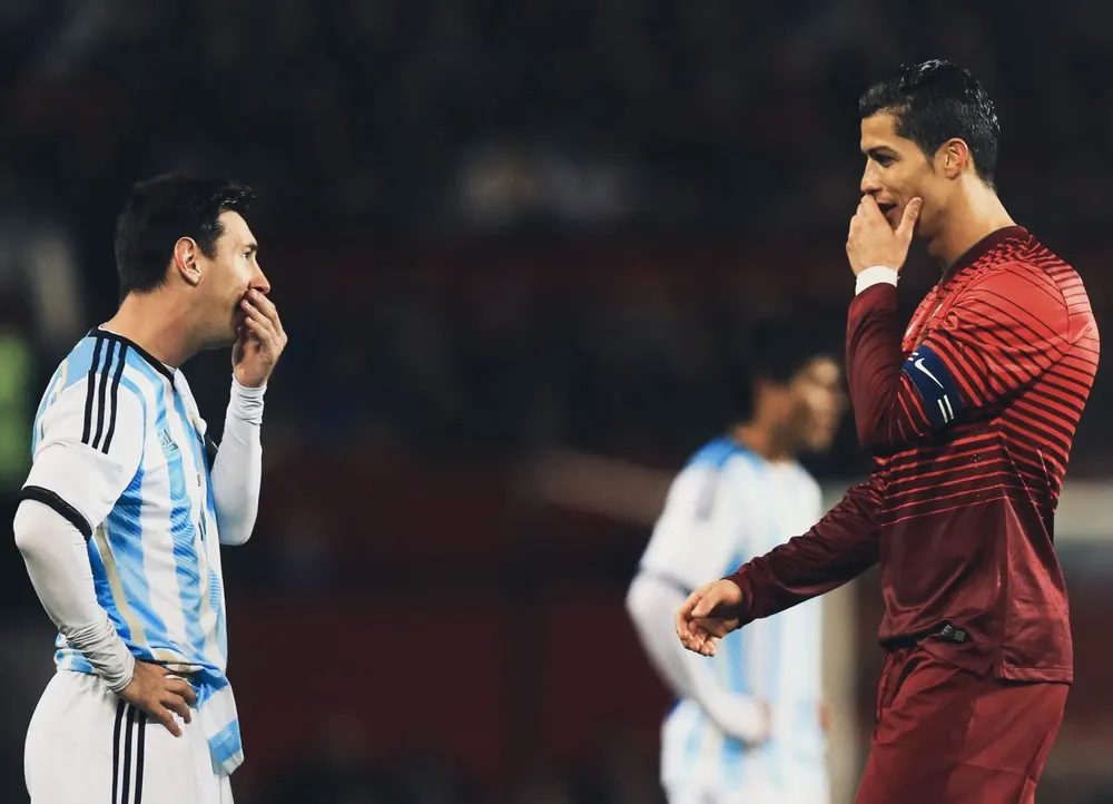 Ronaldo thi đấu không như kỳ vọng tại Euro 2024 trong lúc Messi có ngôi vô địch Copa America lần thứ hai liên tiếp. Ảnh: GETTY. Messi giải nghệ