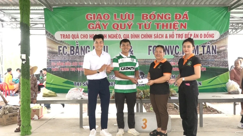 bong-da-lan-toa-yeu-thuong-o-huyen-ham-tan (6).jpg