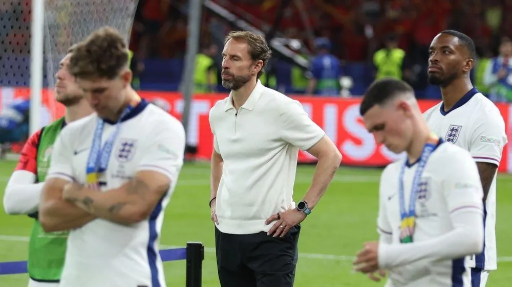 HLV Southgate cùng các học trò thua trận chung kết Euro lần thứ hai liên tiếp. Ảnh: GETTY. doi-tuyen-anh-khong-co-cua-o-world-cup-2026-va-ly-do-hlv-southgate-tu-chuc (1).jpg