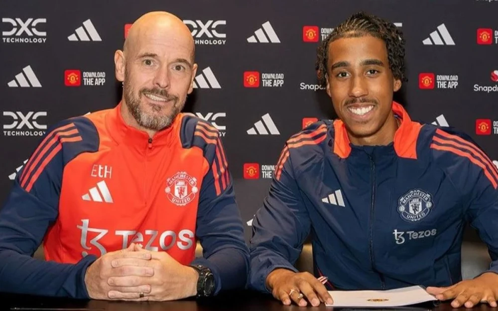 HLV Ten Hag đã thuyết phục thành công trung vệ trẻ Yoro gia nhập MU. Ảnh: GETTY. hlv-ten-hag-tha-thu-cho-sancho-quy-do-hot-tay-tren-real (2).jpg