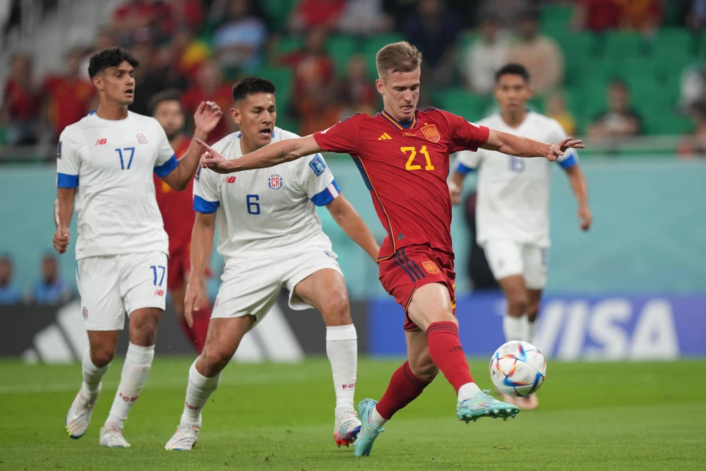 Rất nhiều CLB hàng đầu châu Âu săn đón Olmo sau màn trình diễn thuyết phục của anh tại Euro 2024. Ảnh: GETTY. mbappe-luong-thap-hon-lewandowski-va-de-jong-trong-giai-la-liga (3).jpg
